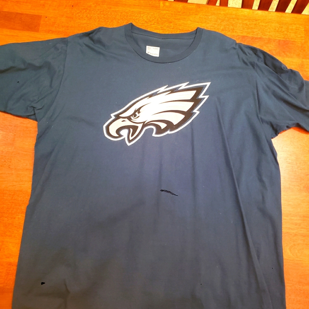 Mens Eagles Fan Attic Tee